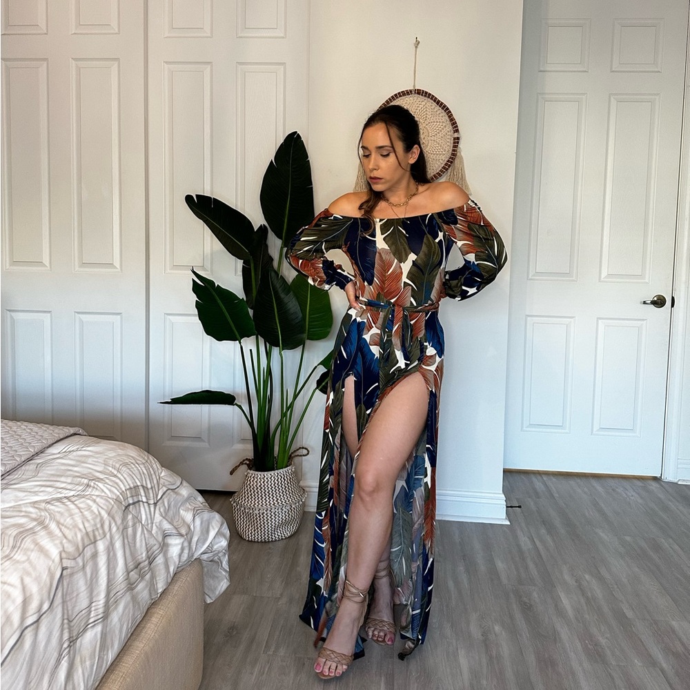 Fashion Nova Tropical Vacation Leaves Maxi Dress Like New